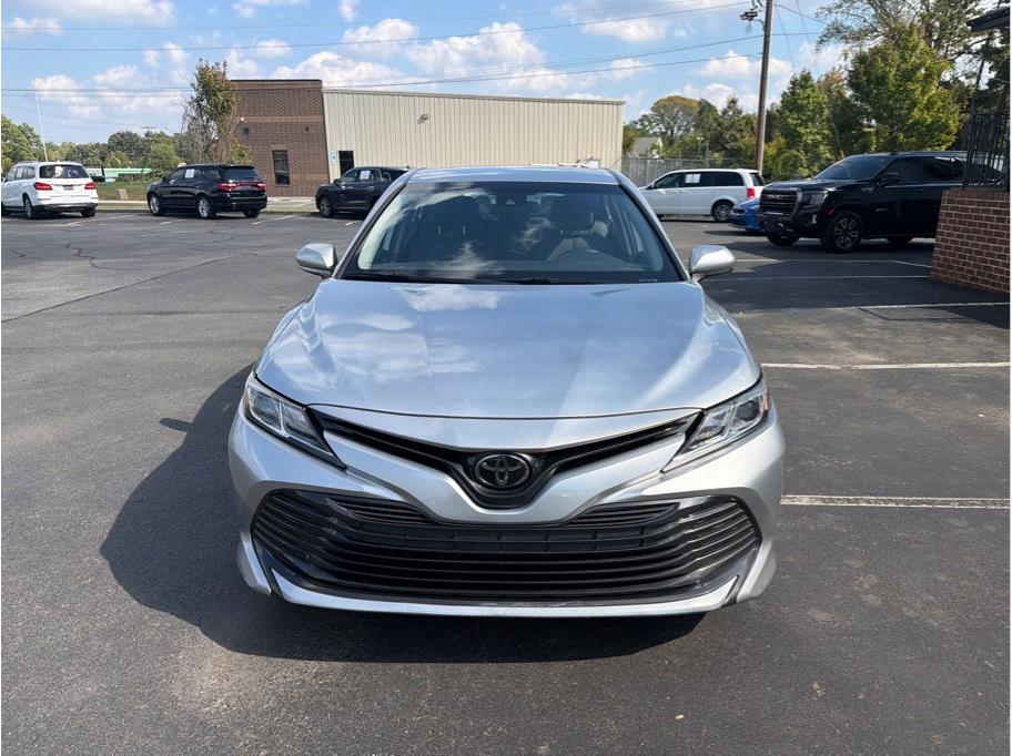 2019 Toyota Camry LE - Photo 2