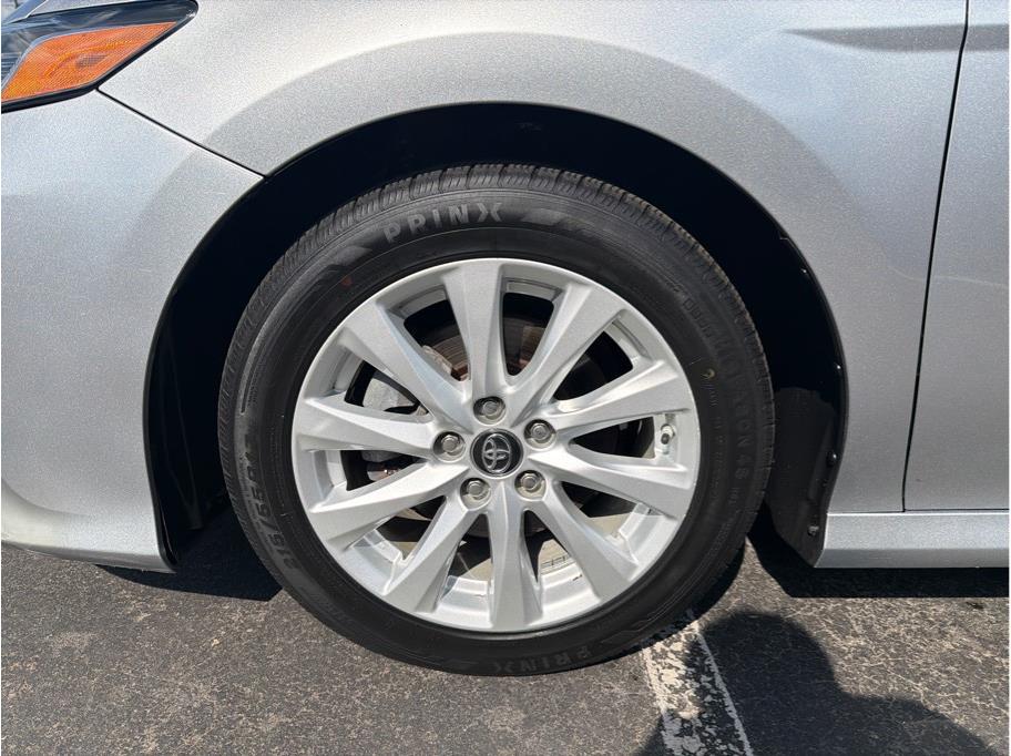 2019 Toyota Camry LE - Photo 20