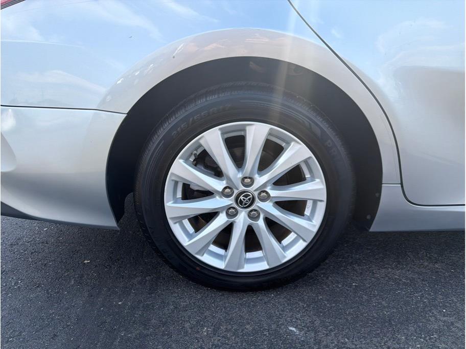 2019 Toyota Camry LE - Photo 21