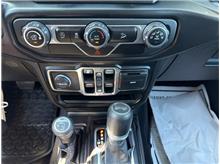 Vehicle Thumb #17