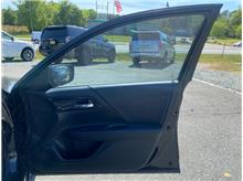 Vehicle Thumb #20