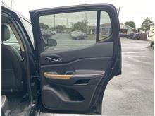 Vehicle Thumb #19