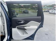 Vehicle Thumb #19