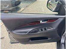 Vehicle Thumb #9
