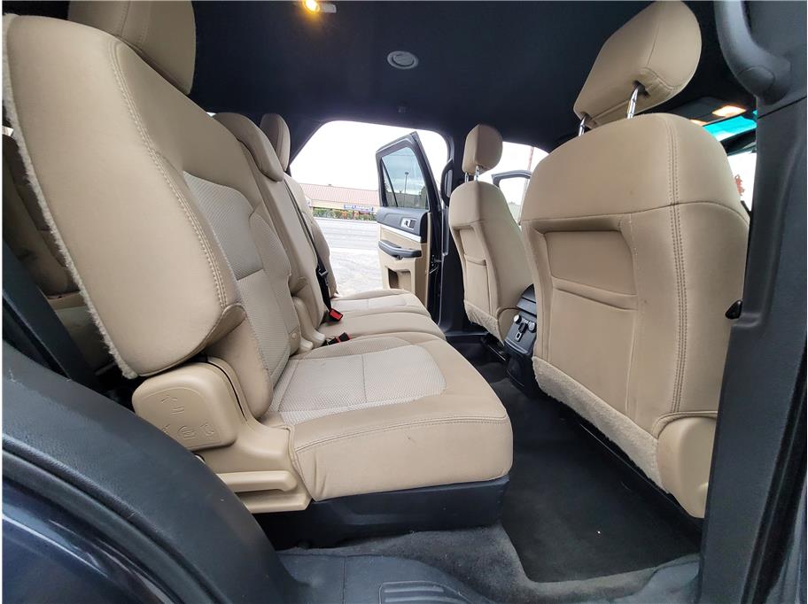 2017 Ford Explorer XLT - Photo 11
