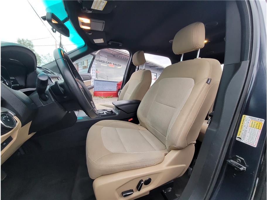 2017 Ford Explorer XLT - Photo 12