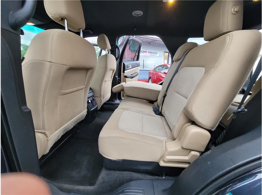 2017 Ford Explorer XLT - Photo 16