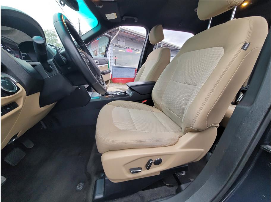 2017 Ford Explorer XLT - Photo 18