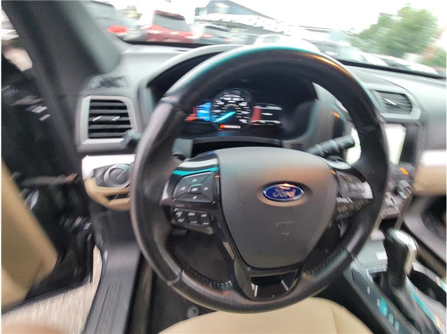 2017 Ford Explorer XLT - Photo 20
