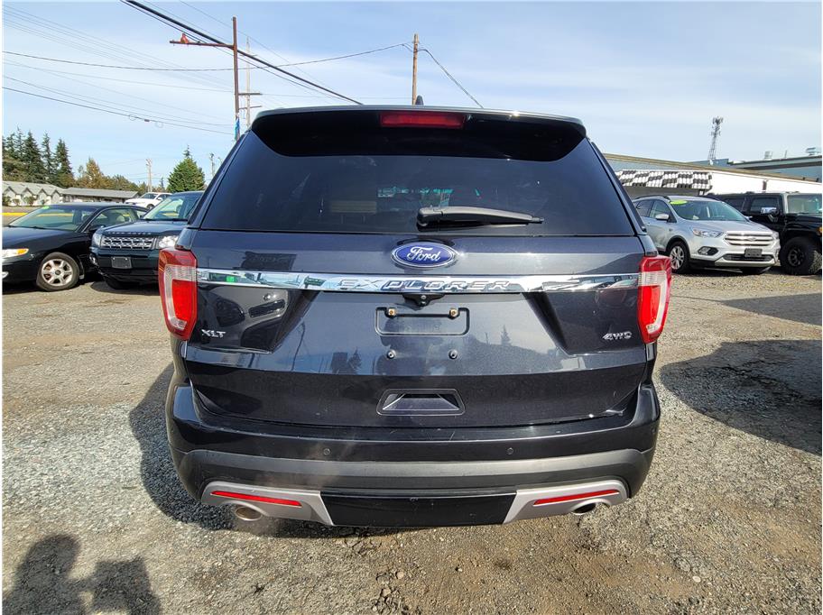 2017 Ford Explorer XLT - Photo 8