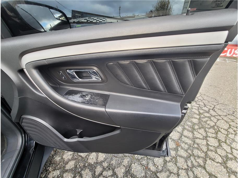 2016 Ford Taurus SEL - Photo 17