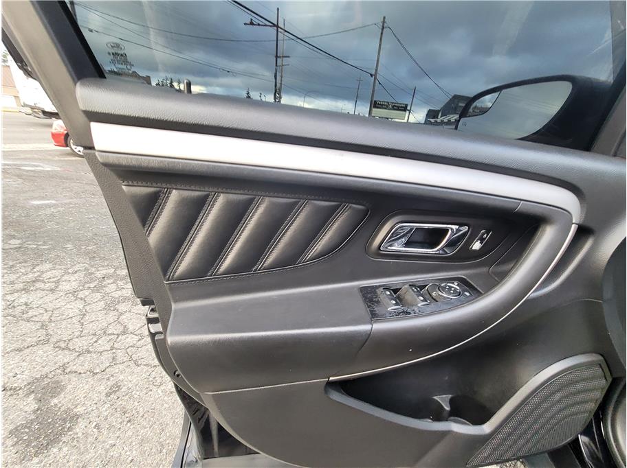 2016 Ford Taurus SEL - Photo 18