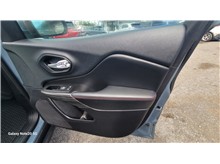 Vehicle Thumb #19