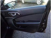 Vehicle Thumb #16
