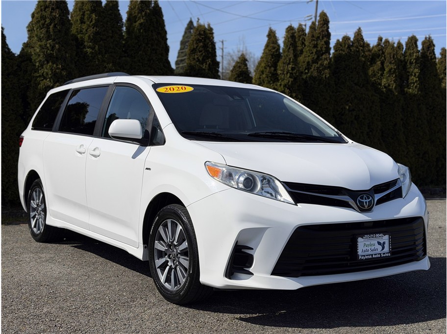 2020 Toyota Sienna LE V6 AWD 7-Passenger's photo