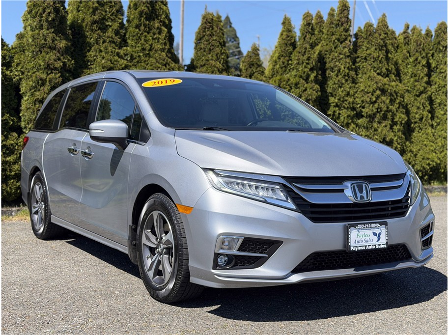 2019 Honda Odyssey Touring's photo