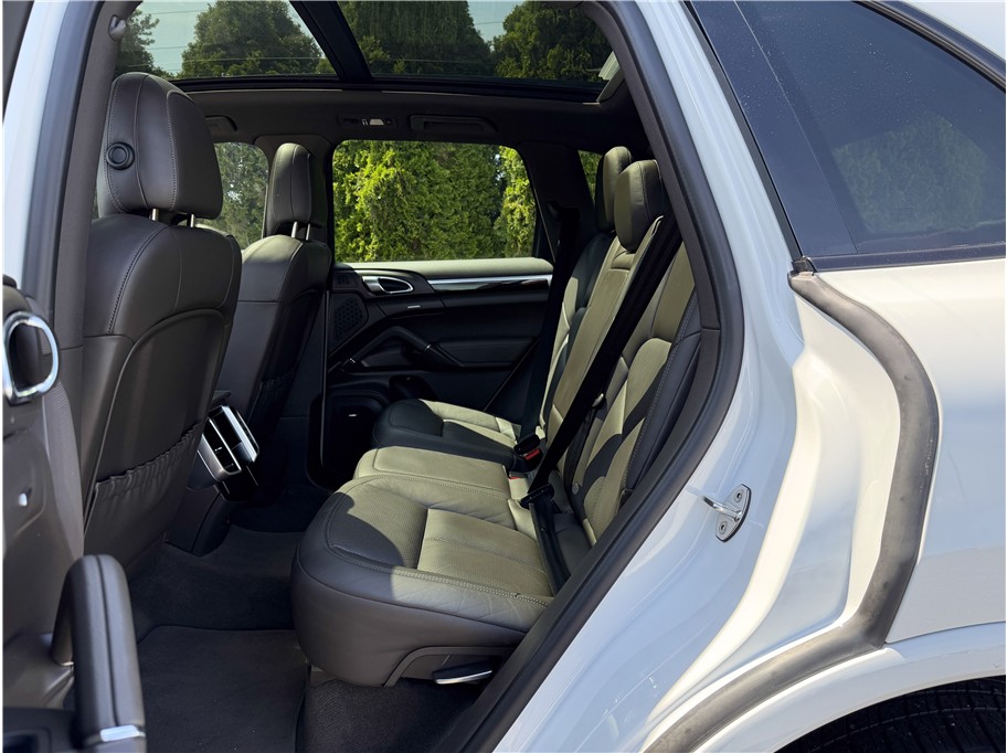 2017 Porsche Cayenne Platinum Edition - Photo 14
