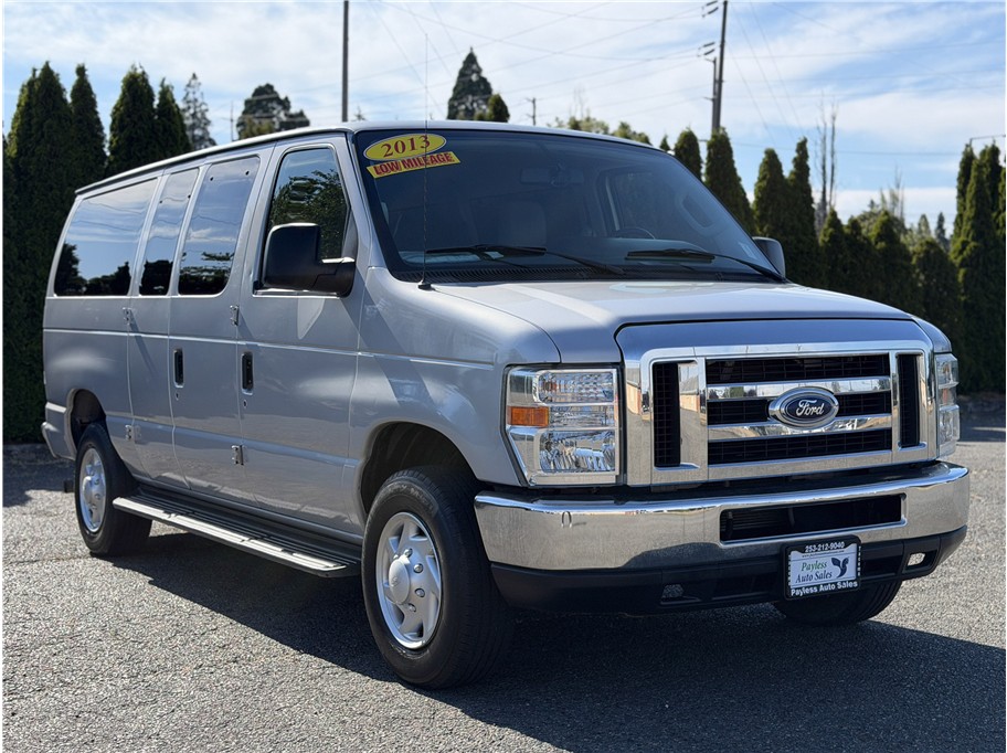 2013 Ford E-Series E-350 XLT Super Duty's photo