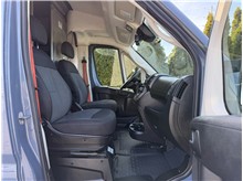 Vehicle Thumb #14