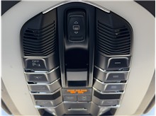 Vehicle Thumb #17