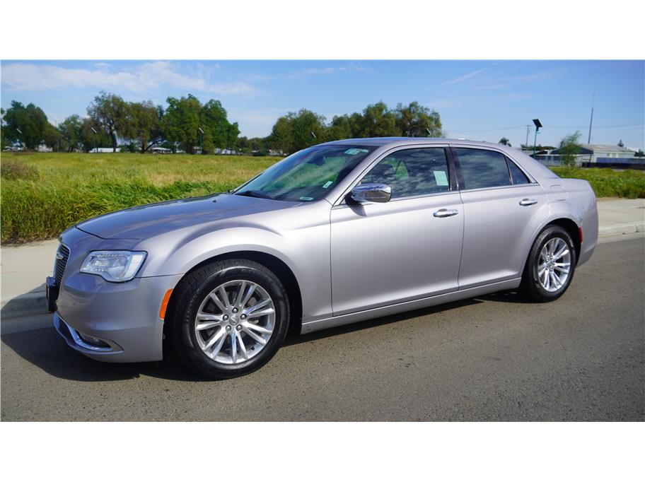 2017 Chrysler 300 from Dann's Discount Auto Sales IV