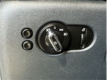 Vehicle Thumb #19