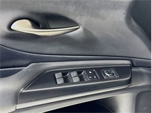 Vehicle Thumb #15