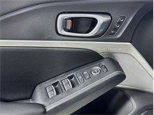 Vehicle Thumb #21