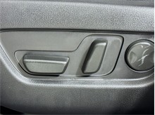 Vehicle Thumb #16