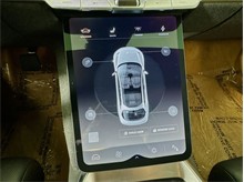 Vehicle Thumb #33