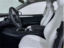 Vehicle Thumb #9