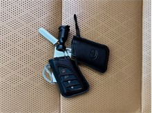Vehicle Thumb #28