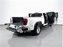 Vehicle Thumb #26