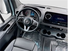Vehicle Thumb #15
