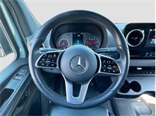 Vehicle Thumb #17