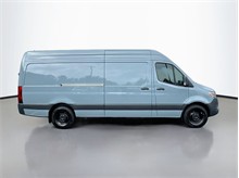Vehicle Thumb #5
