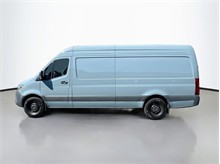 Vehicle Thumb #9