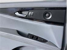 Vehicle Thumb #16