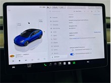 Vehicle Thumb #36