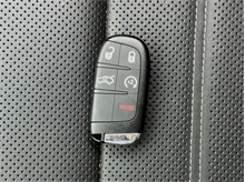 Vehicle Thumb #25