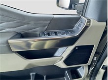 Vehicle Thumb #21