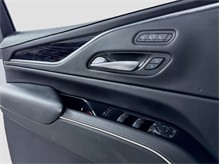 Vehicle Thumb #17