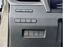 Vehicle Thumb #16