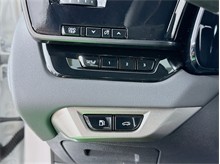Vehicle Thumb #16