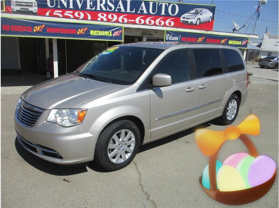 2014 Chrysler Town & Country from Universal Auto