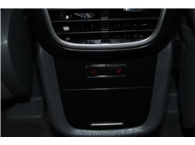 Vehicle Thumb #18