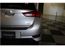 Vehicle Thumb #9