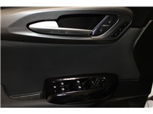 Vehicle Thumb #18
