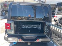 Vehicle Thumb #23