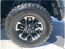 Vehicle Thumb #26